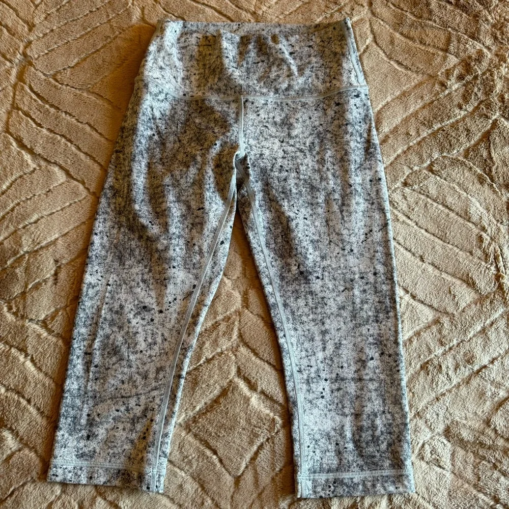 Lululemon cropped leggings EUC